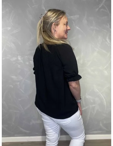 “Bagside af sort bluse til kvinder – TIPPY