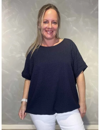 Navy bluse med struktur og elastik til kvinder – TIPPY Collection