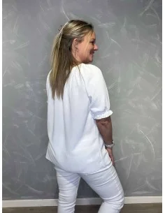 Hvid bluse med snøre og pufærmer til kvinder – TIPPY Collection 2