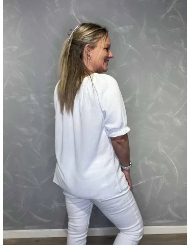 Bagside af hvid bluse til kvinder – TIPPY