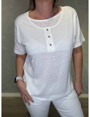 Knapper på hvid bluse – TIPPY