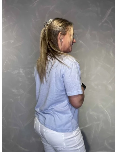 Bagside af lyseblå bluse til kvinder – TIPPY