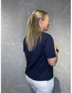 Navy med hvid bluse med lag-på-lag til kvinder – TIPPY Design 2