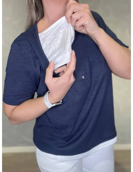 Nærbillede af lag-på-lag effekt på bluse – TIPPY