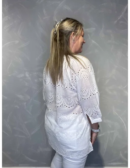 Bagside af hvid bluse til kvinder – TIPPY