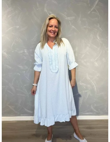 Sky stribet kjole med flæser til kvinder – TIPPY Collection