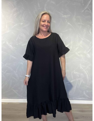 Sort maxi kjole med flæselag til kvinder – TIPPY Collection