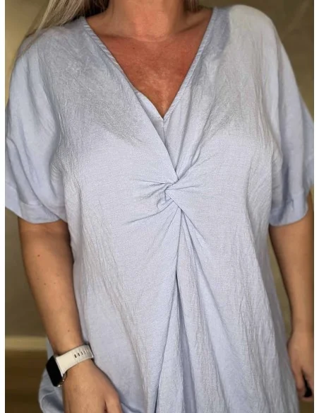 Knude på maven på sky kjole – TIPPY