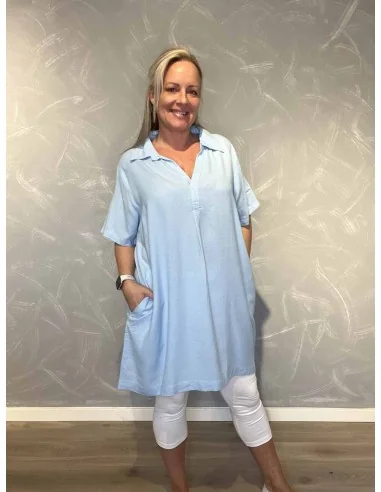 Sky tunika med krave og lomme til kvinder – Design by TIPPY