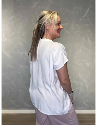 Bagside af hvid bluse til kvinder – TIPPY