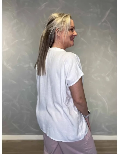 Bagside af hvid bluse til kvinder – TIPPY