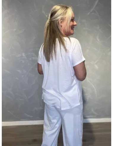Bagside af hvid t-shirt til kvinder – TIPPY