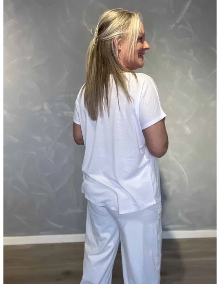 Bagside af hvid t-shirt til kvinder – TIPPY