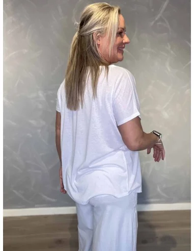 Bagside af hvid t-shirt til kvinder – TIPPY