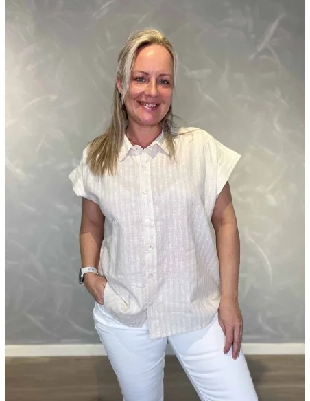 Sand skjorte med stribet struktur til kvinder – Design by TIPPY