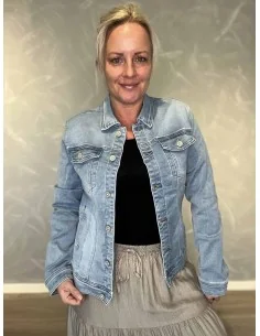 Lys denim jakke med stræk til kvinder – KAROSTAR hos TIPPY