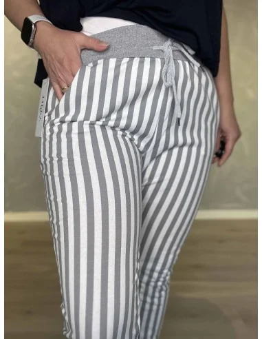 Snøre i talje på lysgrå og hvid stribet sweatpants knickers – TIPPY