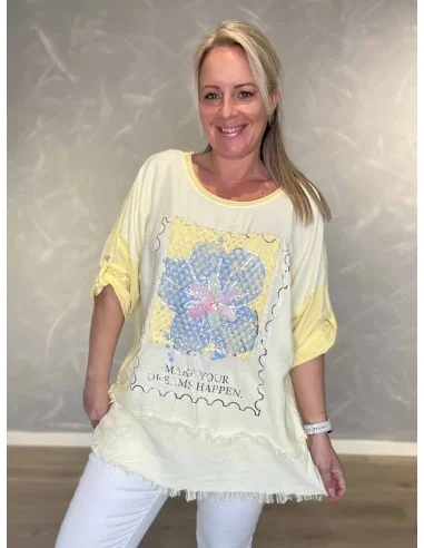 Gul tunika med blondeprint med blomst til kvinder – TIPPY Collection