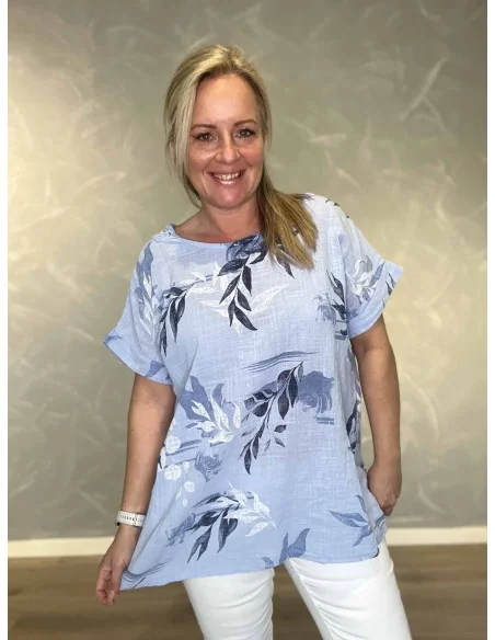 Sky bluse med bladprint og broderet ryg til kvinder – TIPPY Collection