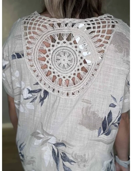 Broderet ryg på sand bluse – TIPPY