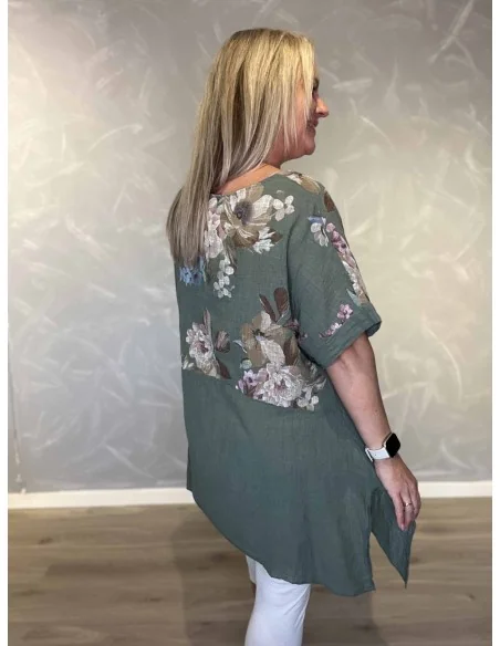 Bagside af grøn tunika med blomsterprint – TIPPY