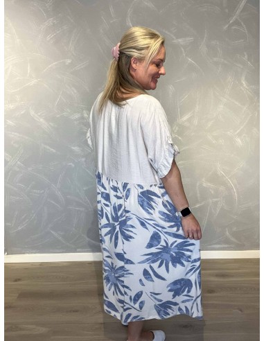 Bagside af sand maxi kjole med blomsterprint – TIPPY