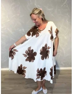 Hvid kjole med brune blomster og vidde til kvinder – TIPPY Collection 2
