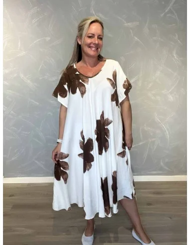 Hvid kjole med brune blomster og vidde til kvinder – TIPPY Collection