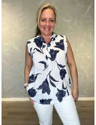 Ærmeløs skjorte bluse med navy tulipan print til kvinder – TIPPY Italian Select