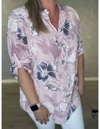 Nærbillede af blomsterprint på skjorte bluse – TIPPY