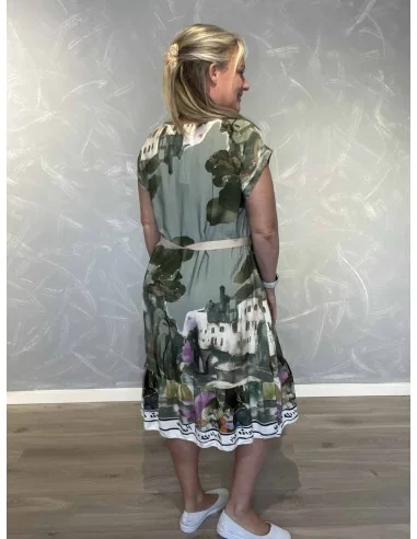 Bagside af kjole med byprint – TIPPY