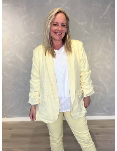 Gul blazer jakke med rynkede ærmer til kvinder – TIPPY Collection