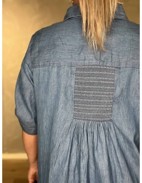 Ryg detalje på denim blå kjole – TIPPY