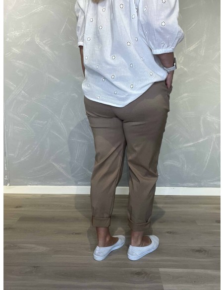 Bagside af beige bukser til kvinder – TIPPY