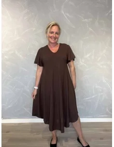 Brun kjole med v-hals og flagermusærmer til kvinder – TIPPY Collection 2