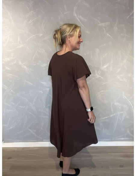 Bagside af brun kjole til kvinder – TIPPY