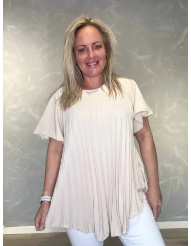 Sand farvet plisseret bluse med vid pasform til kvinder – TIPPY Collection