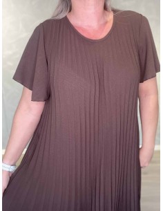Brun plisse kjole med asymmetrisk længde til kvinder – TIPPY Collection 2