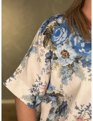 Nærbillede af blomster print på viskose bluse – TIPPY
