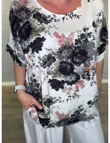 Blomster print med broderet look på sort bluse – TIPPY
