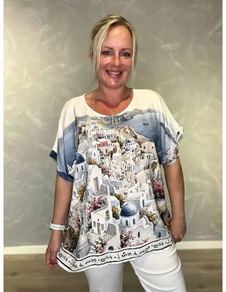Sky Græsk By bluse i viskose med print – Tippy Collection TIPPY