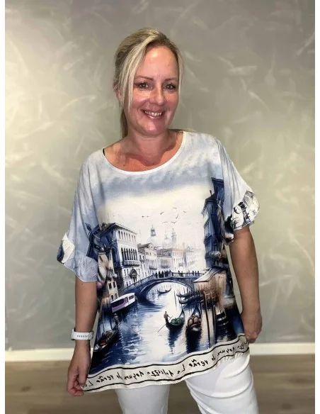 Blå Venedi bluse i viskose med flæseærmer – Tippy Collection TIPPY