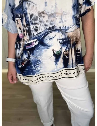 Venedi print på blå bluse – TIPPY