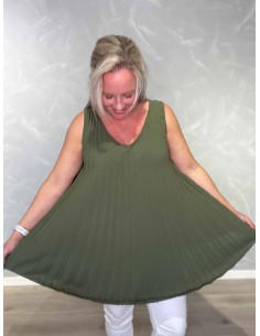 Army plisset top i viskoseblanding med A-facon – TIPPY Collection TIPPY 2