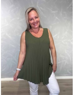Army plisset top i viskoseblanding med A-facon – TIPPY Collection TIPPY