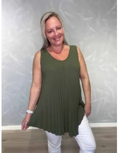 Army plisset top i viskoseblanding med A-facon – TIPPY Collection TIPPY