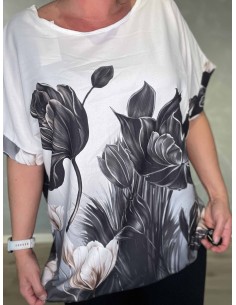 Sort sæt i polyester, viskose og elastan med blomsterbluse – TIPPY Italian Select TIPPY 2