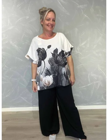 Sort sæt i polyester, viskose og elastan med blomsterbluse – TIPPY Italian Select TIPPY