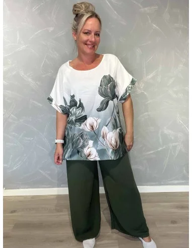 Grønt sæt i polyester, viskose og elastan med blomsterbluse – TIPPY Italian Select TIPPY