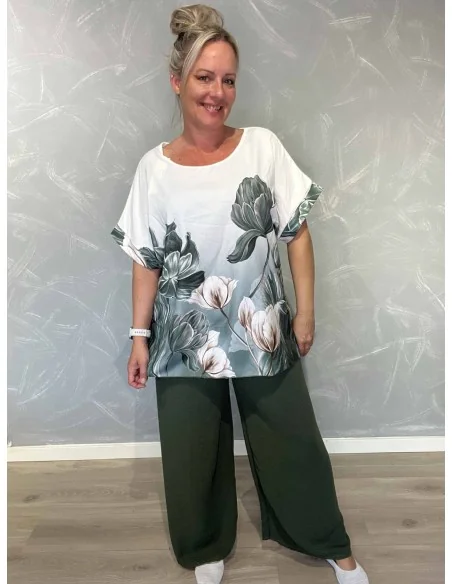 Grønt sæt i polyester, viskose og elastan med blomsterbluse – TIPPY Italian Select TIPPY